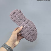 Alo Yoga Alo Runner Low-Top Sneakers in Mauve