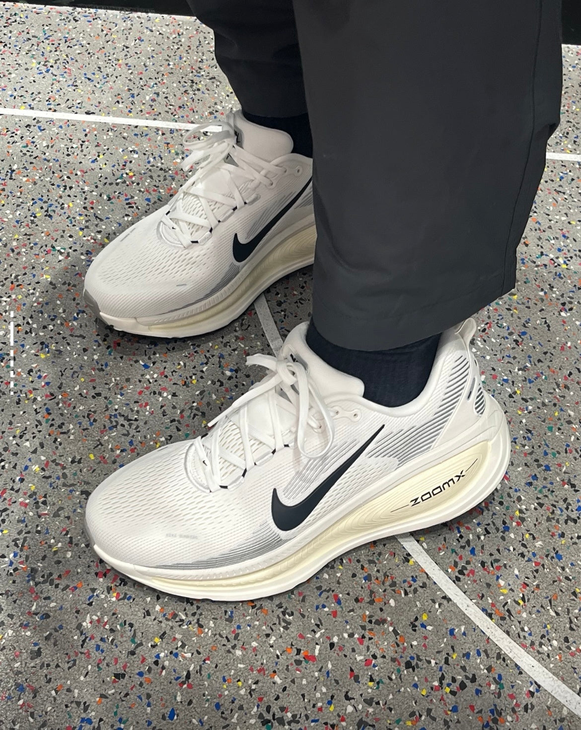Nike Vomero 18 Running Shoes HM6803-101, Beige