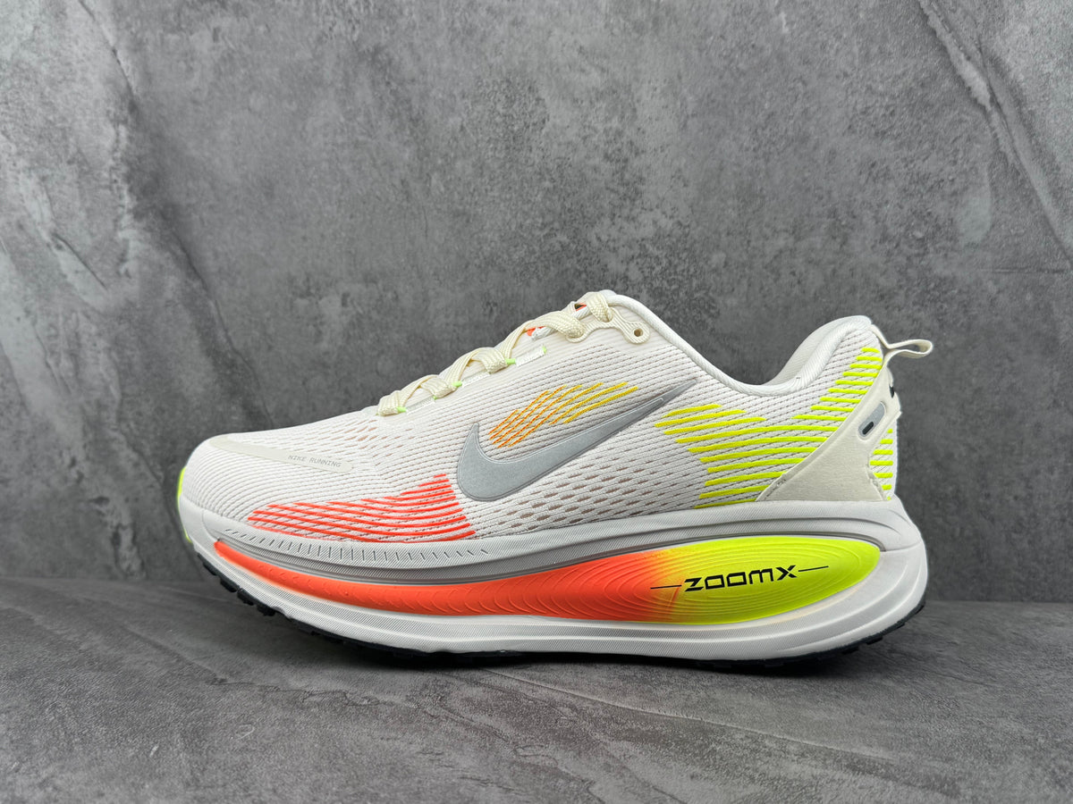 Nike HM6804-002 Running Shoes in White