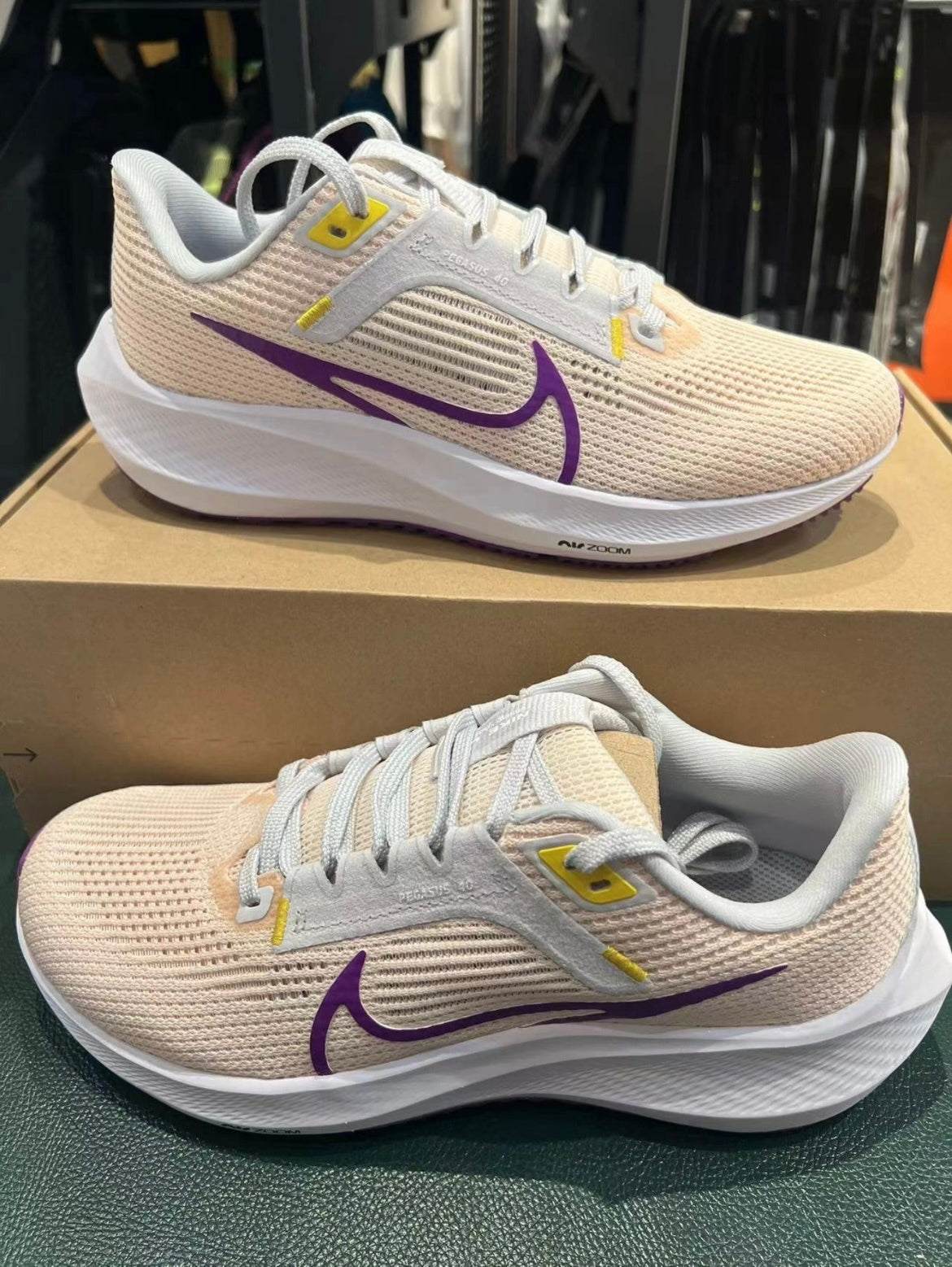 Nike Air Zoom Pegasus 40 Running Shoes DV3854-800