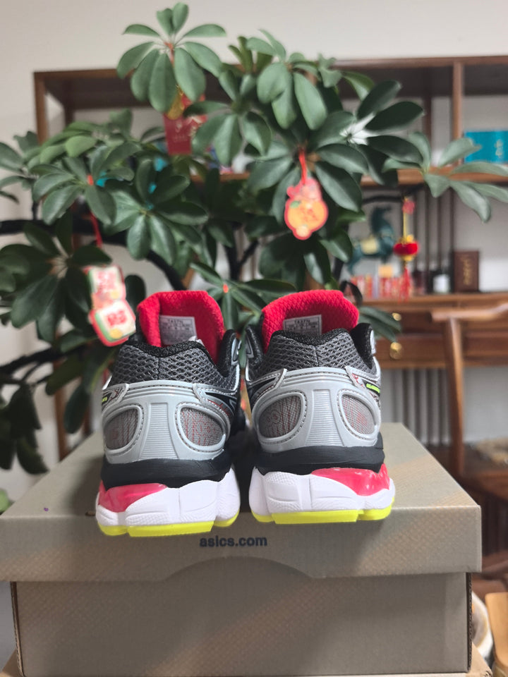 ASICS GEL-DIMENSION 16 Sneakers Gray Red